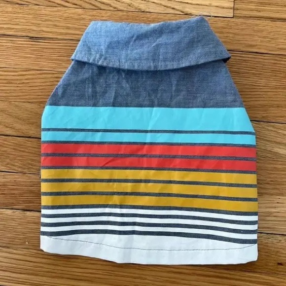 Lucy & Co In The Clouds reversible dog raincoat
peach w/rainbows/aqua zip hoodie - Picture 8 of 9